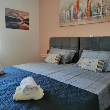 Lägenhet Libe With Sea View - Two Bedroom With Balcony