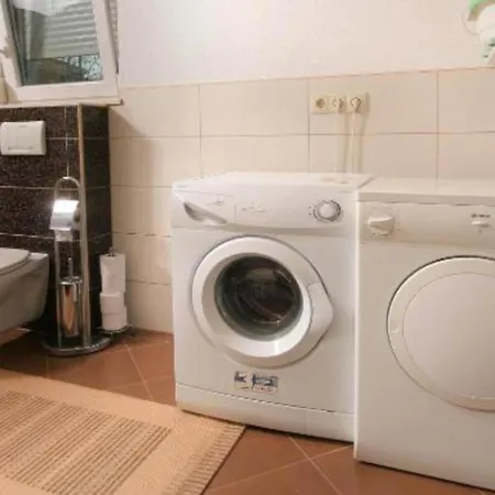 Libe With Sea View - Two Bedroom With Balcony Lägenhet Trogir