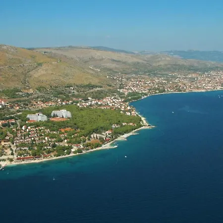 Lägenhet Libe With Sea View - Two Bedroom With Balcony Trogir